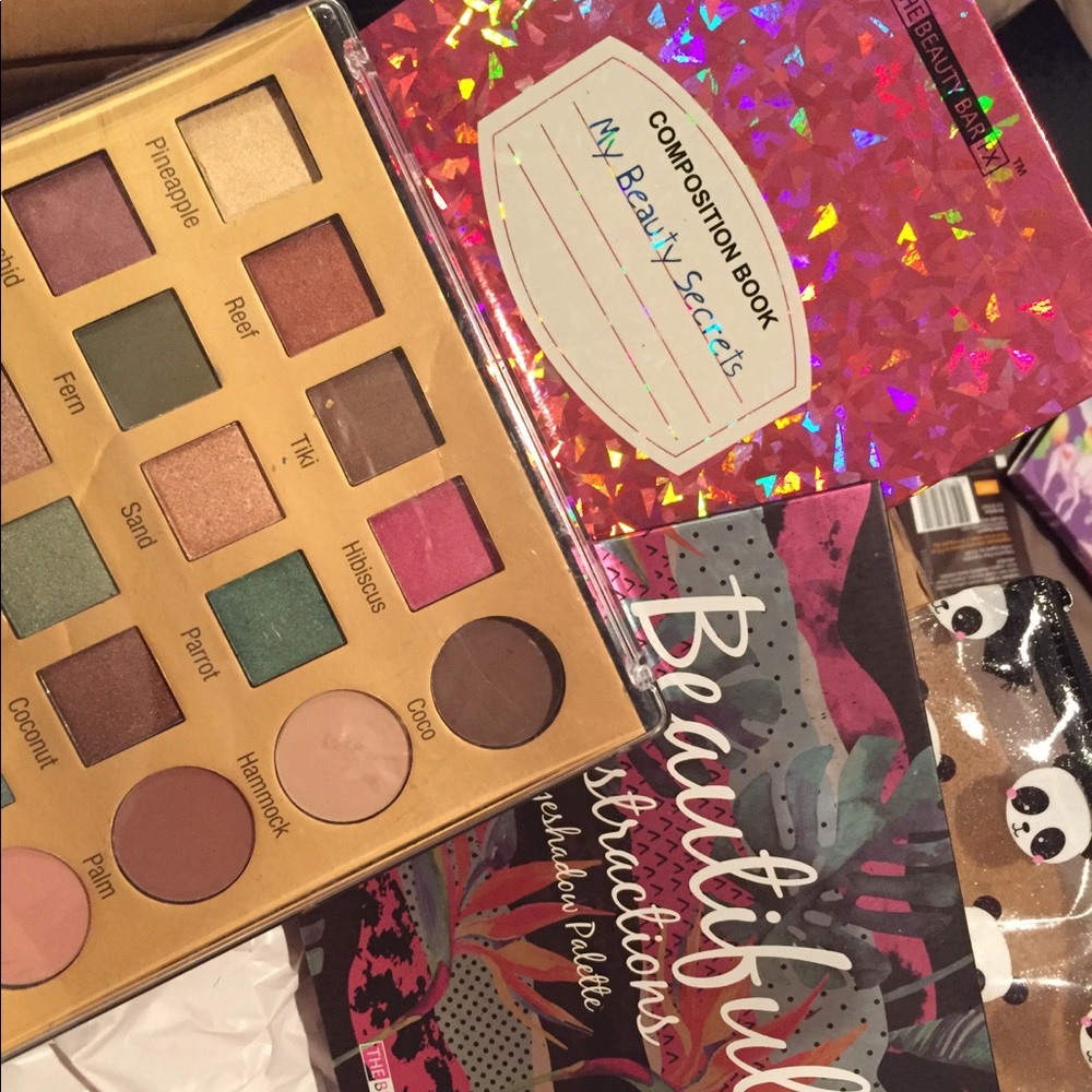 HUGE BEAUTY BOX